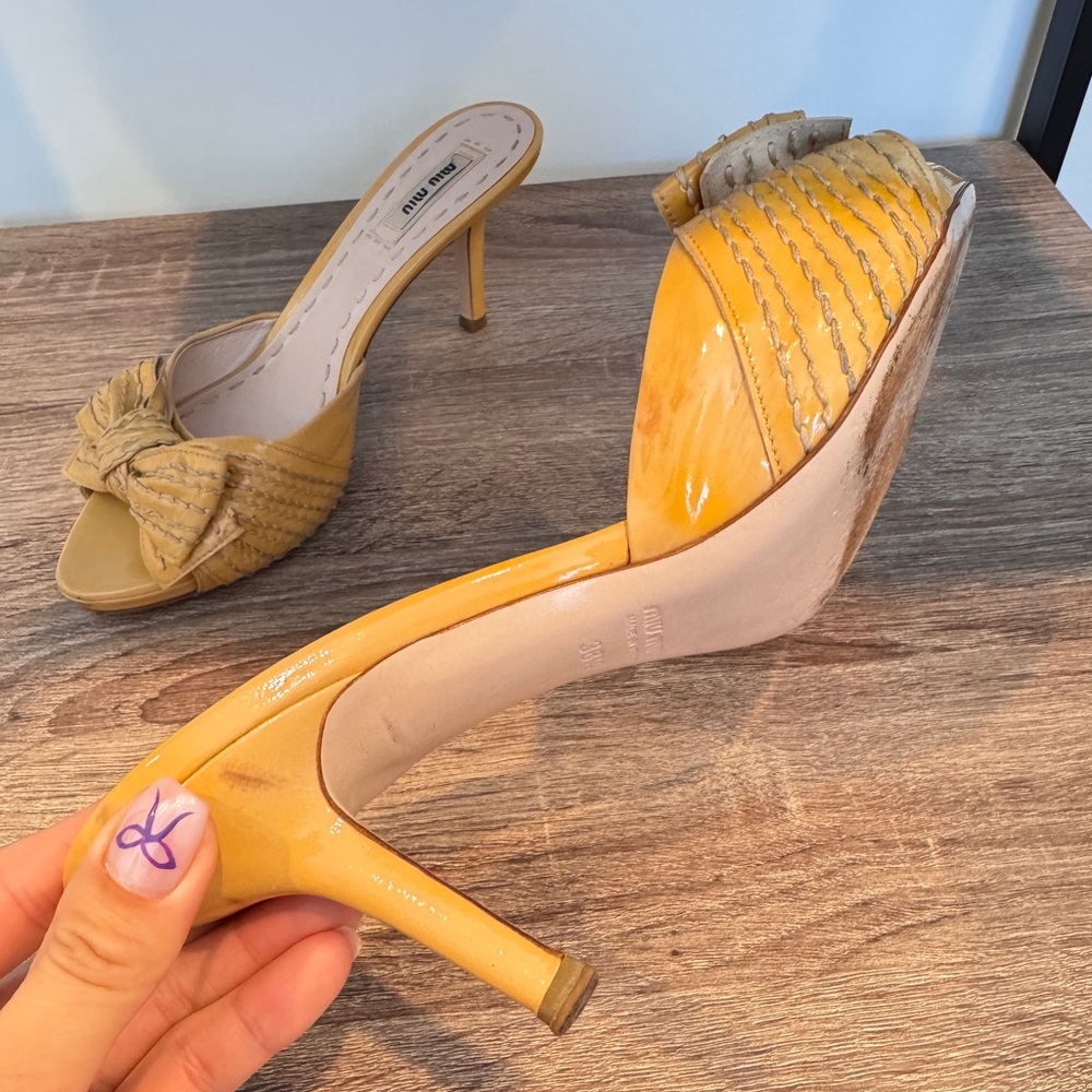 Miu Miu Patent Leather Yellow/Beige Mule Sandals. - Picture 8 of 10